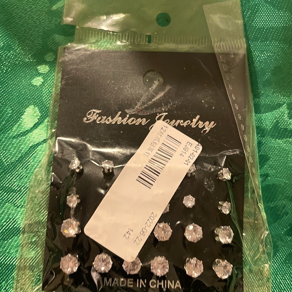 Fashion Earrings glass studs value pack a total of 12,great value.